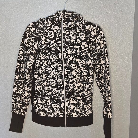 Lululemon Scuba Hoodie III - 4 - Picture 3 of 6